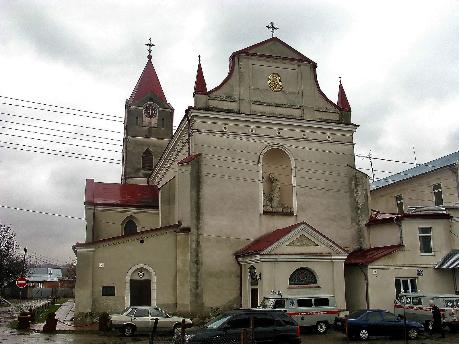 Photo montrant Église Notre-Dame du Perpétuel Secours et Sainte-Catherine d\'Alexandrie à Mościski