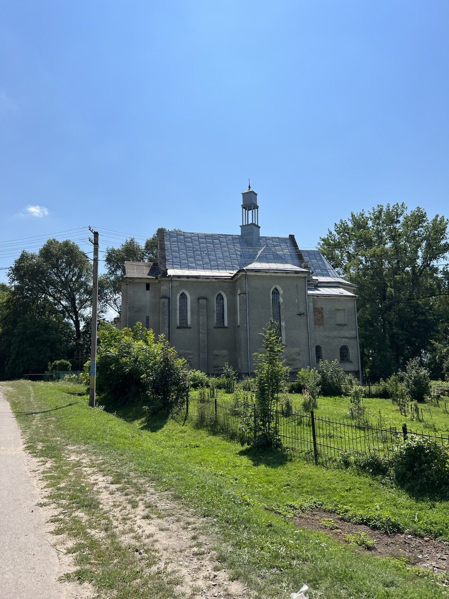 Photo montrant Église paroissiale de la Sainte Famille à Pohorce