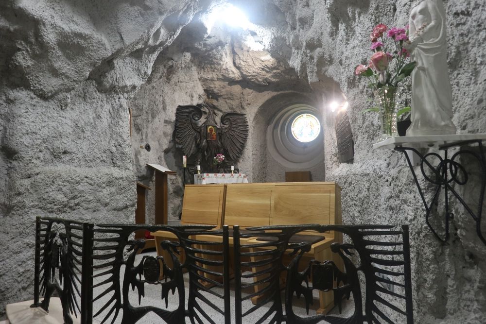 Fotografia przedstawiająca Pomniki, tablice i inne upamiętnienia związane z Polakami na Węgrzech