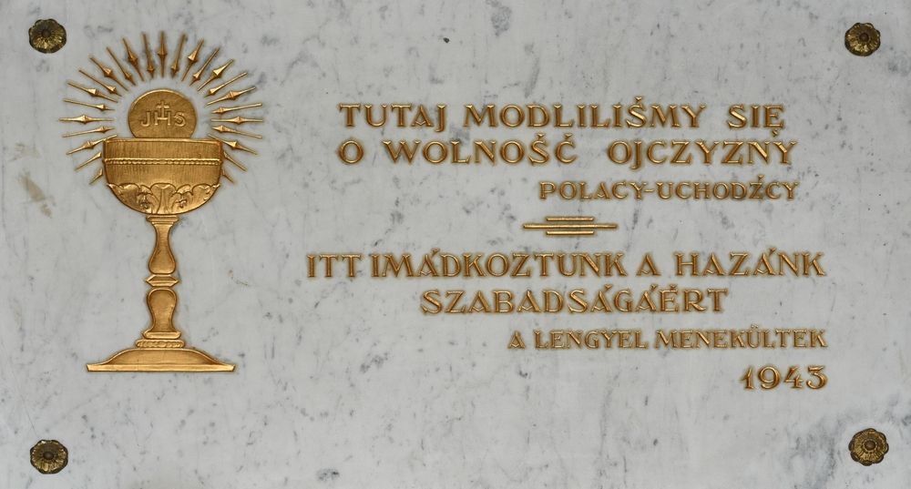 Fotografia przedstawiająca Pomniki, tablice i inne upamiętnienia związane z Polakami na Węgrzech