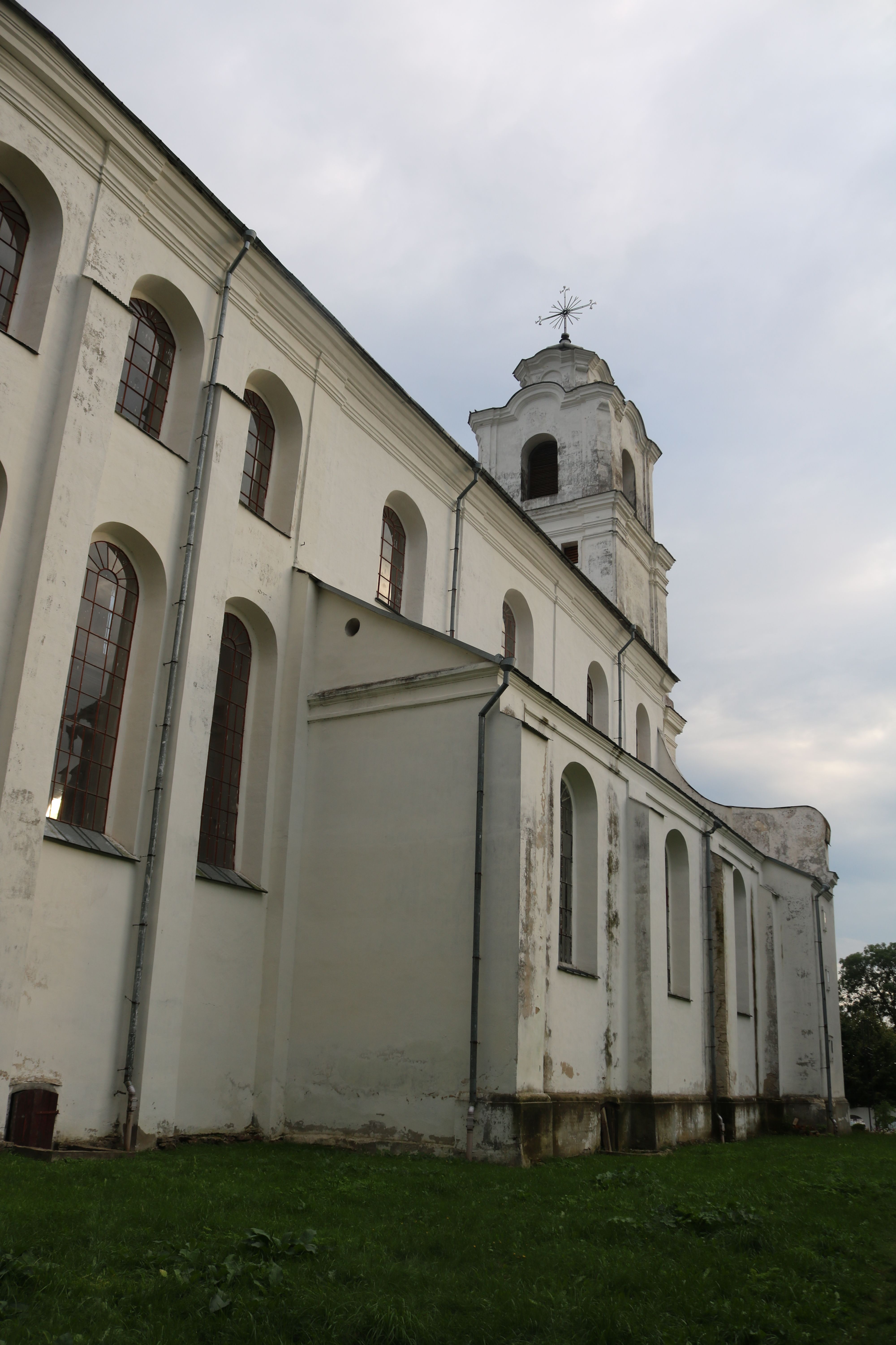 Fotografia przedstawiająca Druja - kościół Trójcy Świętej i klasztor Bernardynów