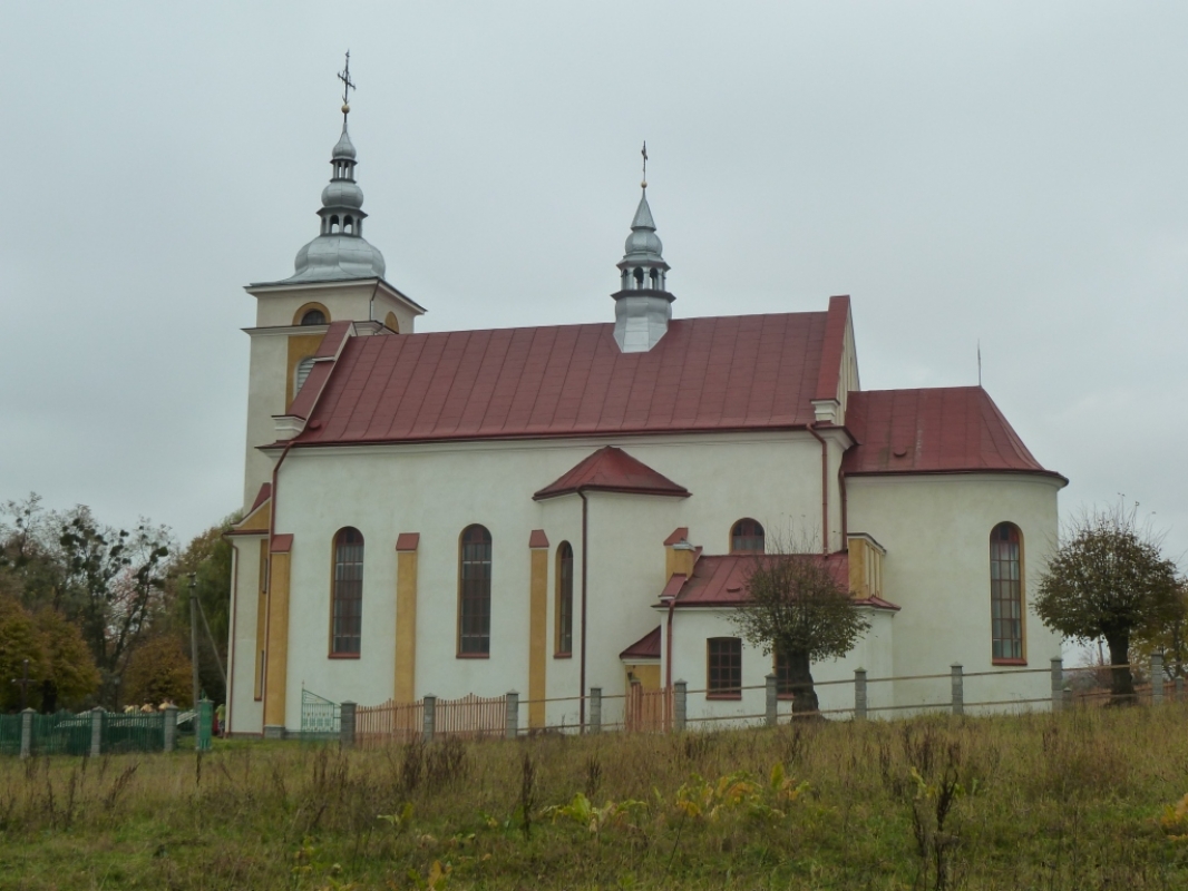 Fotografia przedstawiająca Kościół parafialny pw. Świętego Mikołaja w Radochońcach