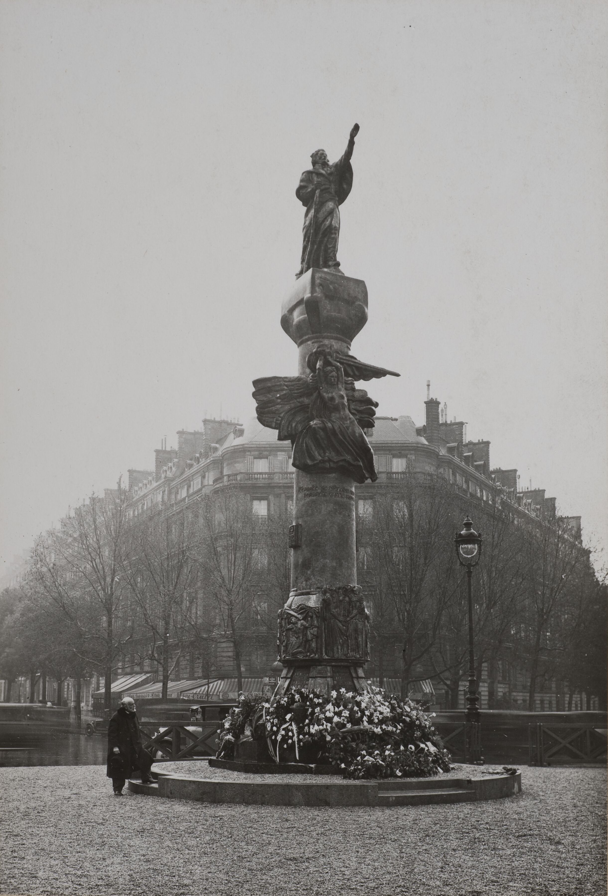 Fotografia przedstawiająca Rzeźba Adama Mickiewicza autorstwa Émile\'a Antoine\'a Bourdelle\'a w Muzeum Bourdelle w Paryżu