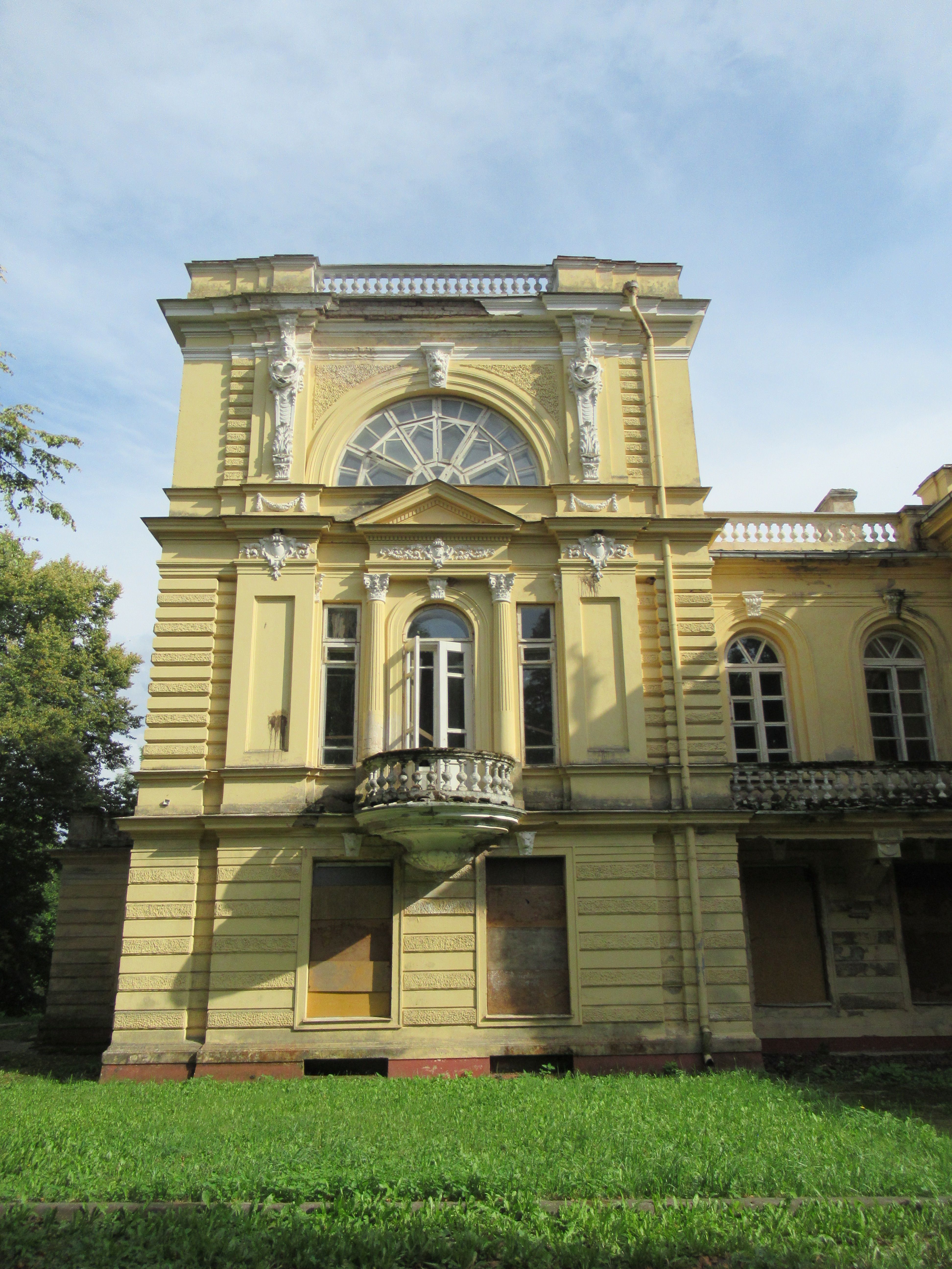 Fotografia przedstawiająca Pałac Zabiełłów w Opitołokach