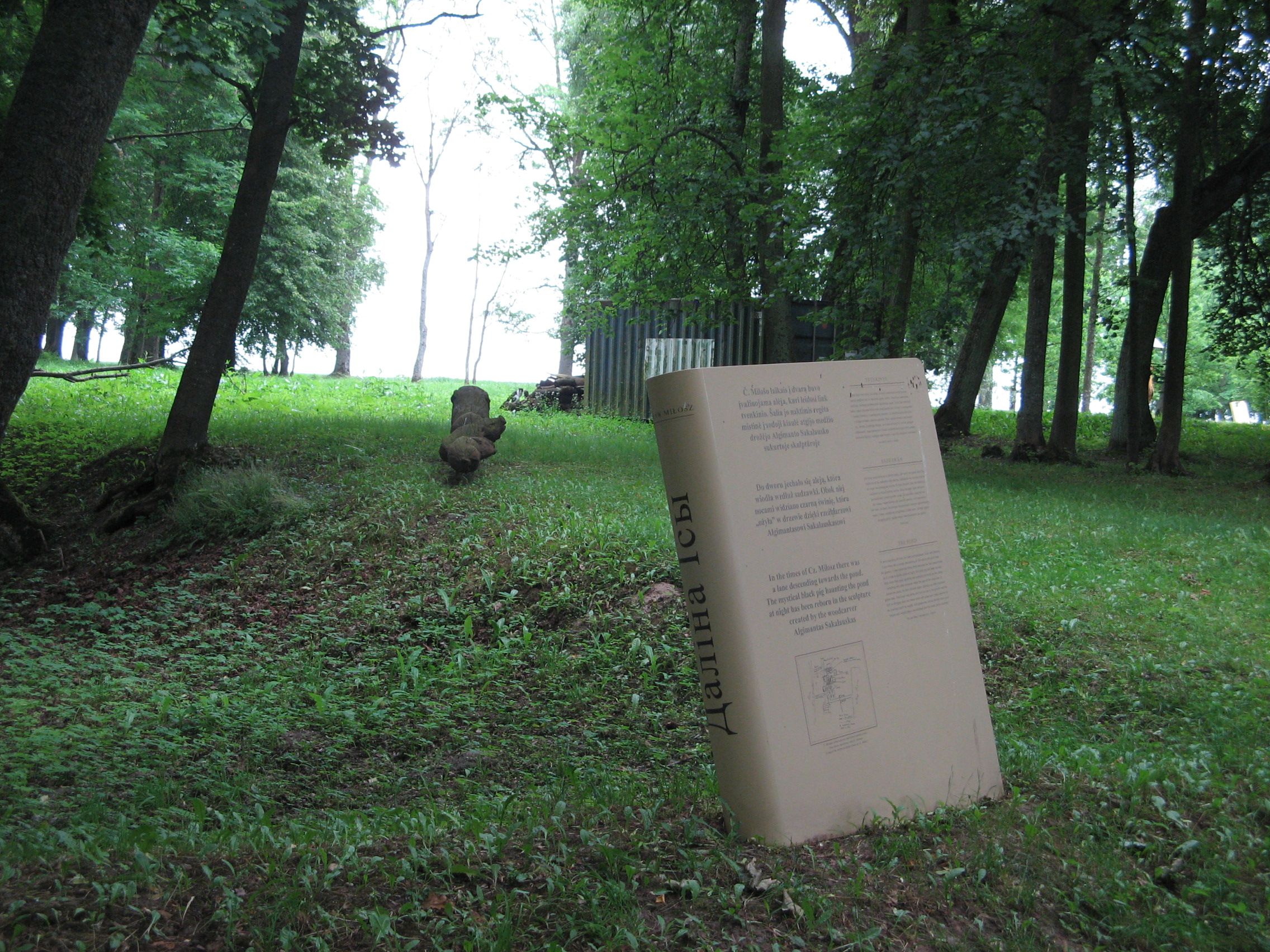 Fotografia przedstawiająca Remains of the Milosz family manor complex in Šetejny