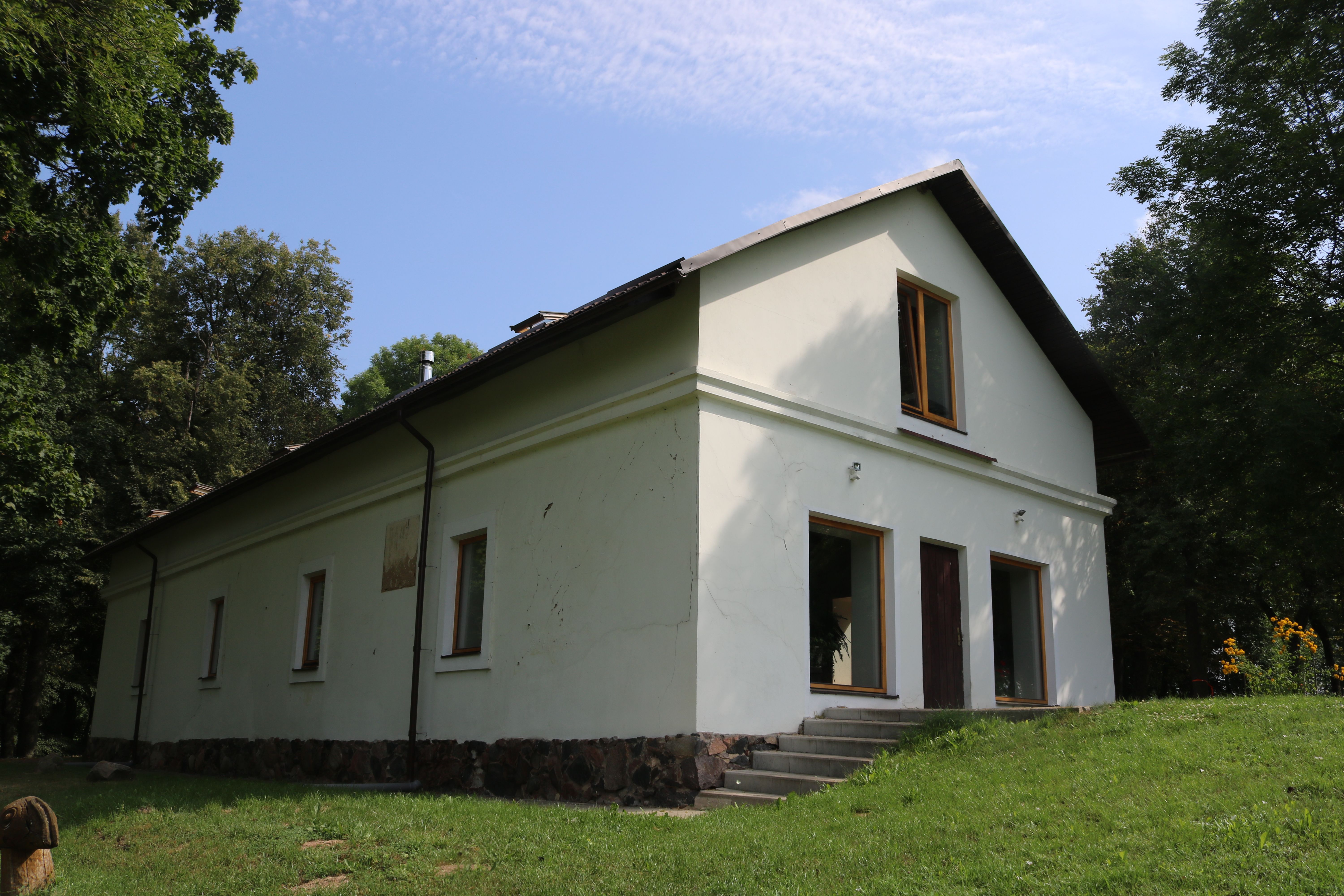 Photo montrant Vestiges du manoir de la famille Milosz à Šetejny