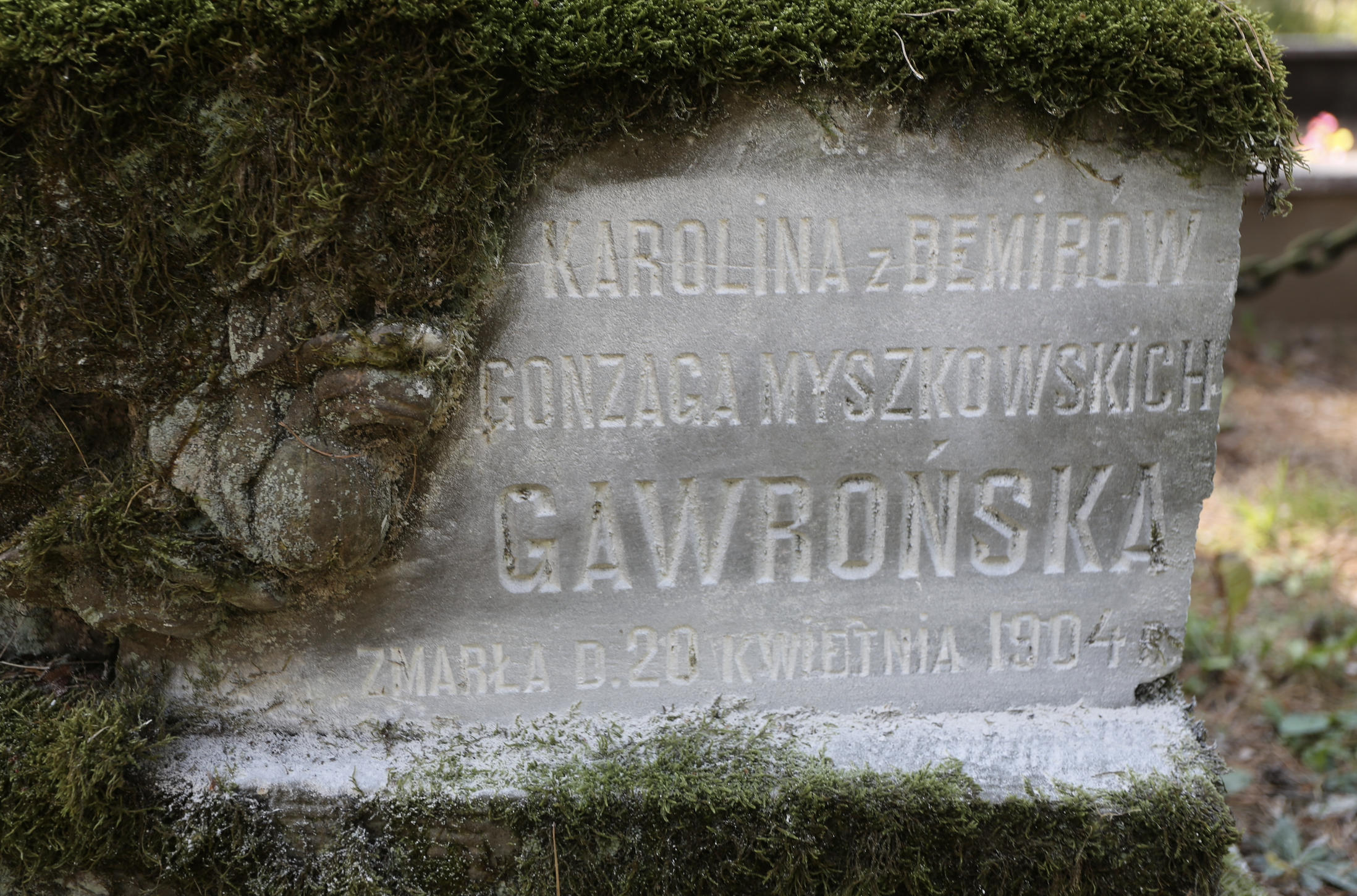 Photo montrant Pierre tombale de Józefa Mieczkowska, née Accord, et Karolina Gawronska, née Emir Gonzaga Myszkowski