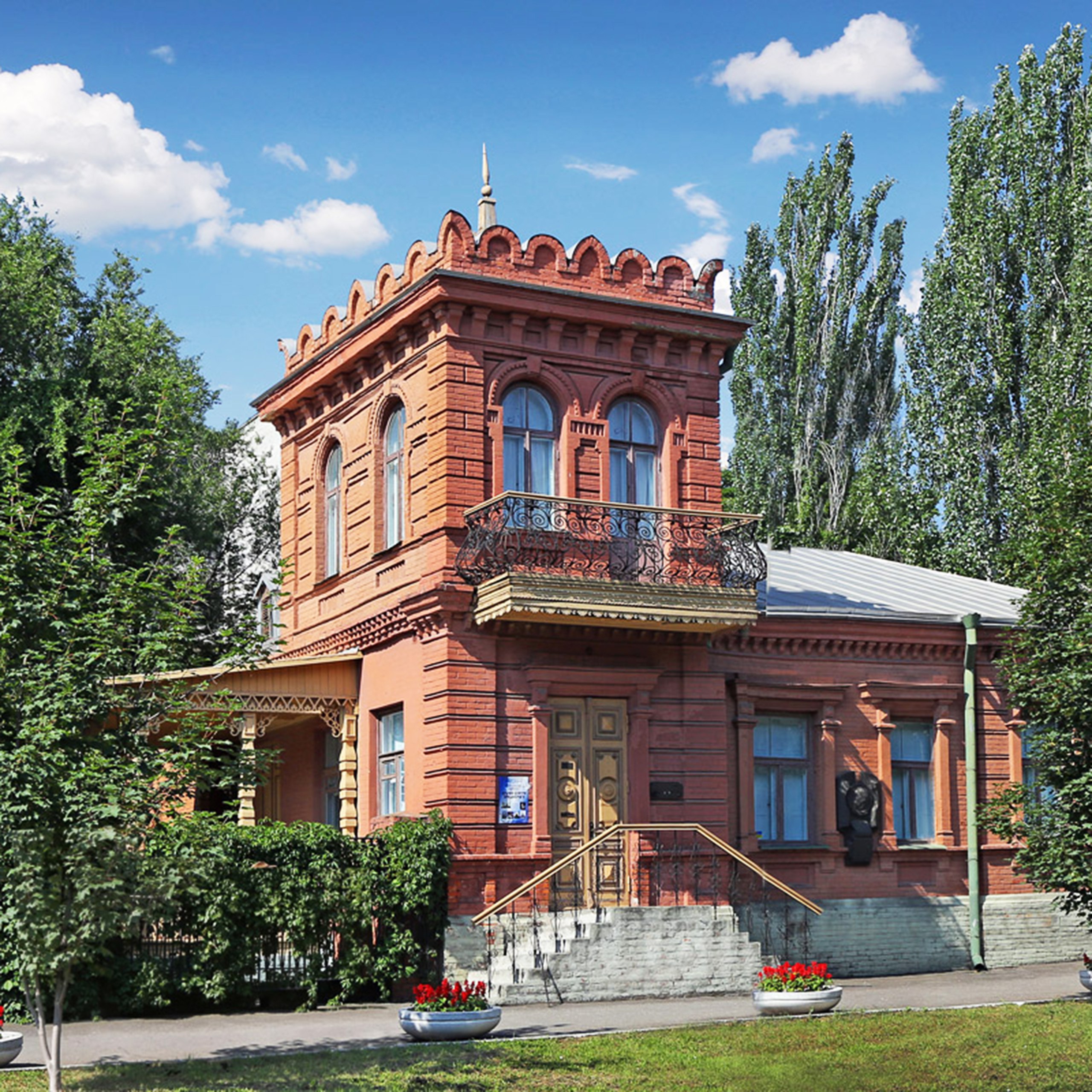 Fotografia przedstawiająca Architect Leonid Brodnitsky (1864-1907): designer of numerous buildings in Yekaterinoslav and the governorate area