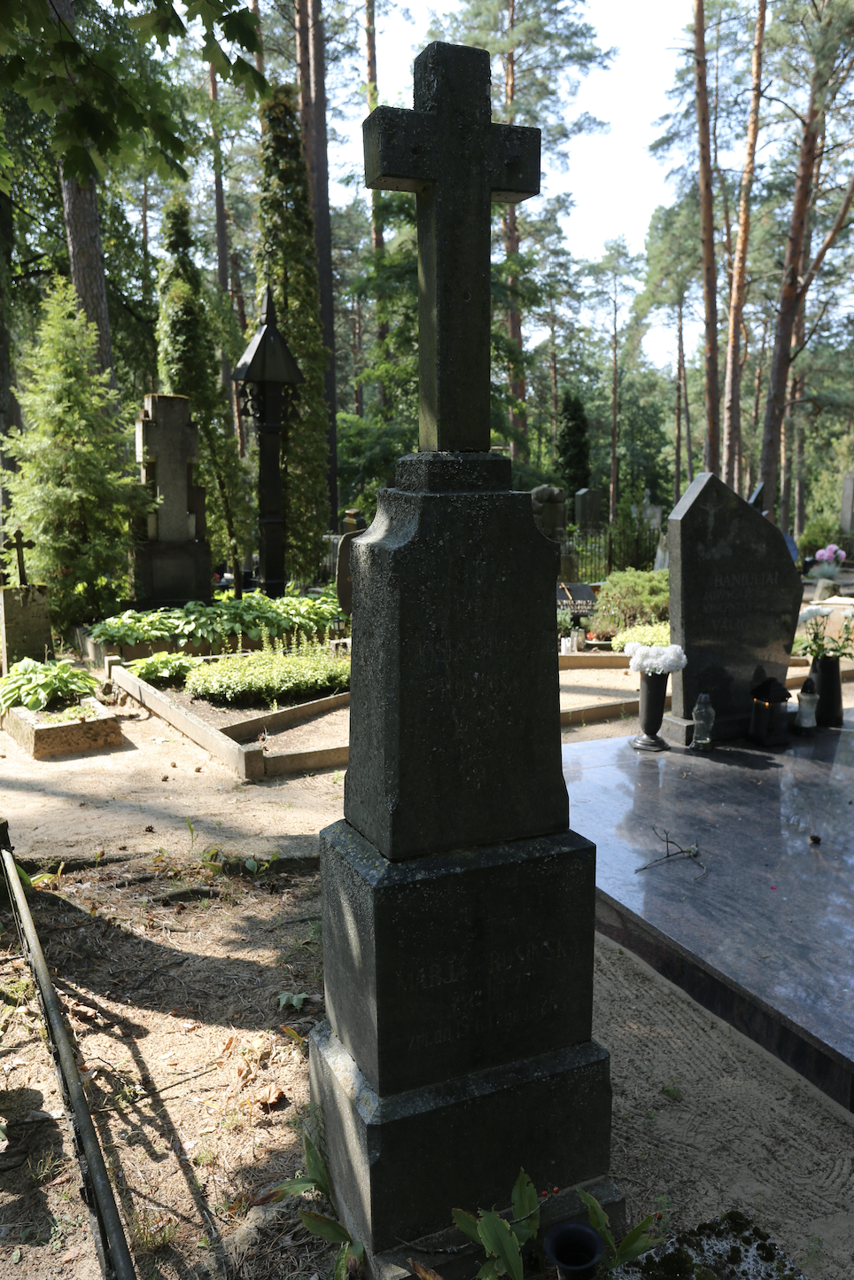 Fotografia przedstawiająca Nagrobek Ireny i Marii Prosińskich