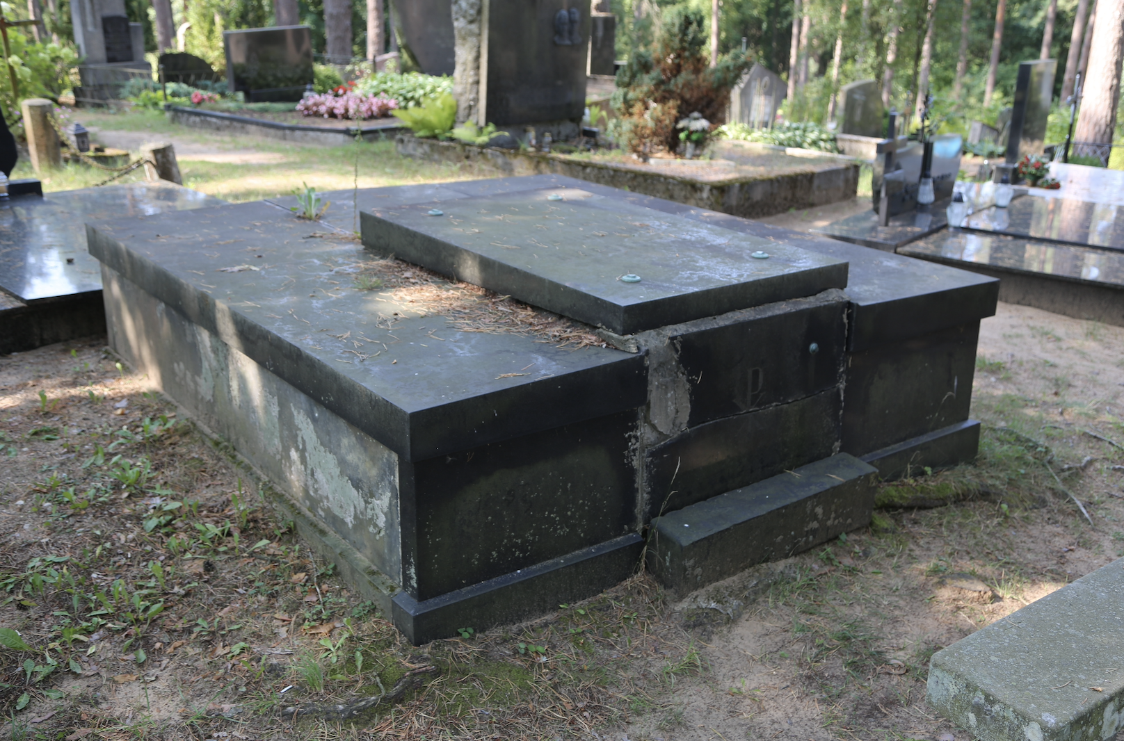 Fotografia przedstawiająca Tombstone of Jan and Eugenia Kiersnowski