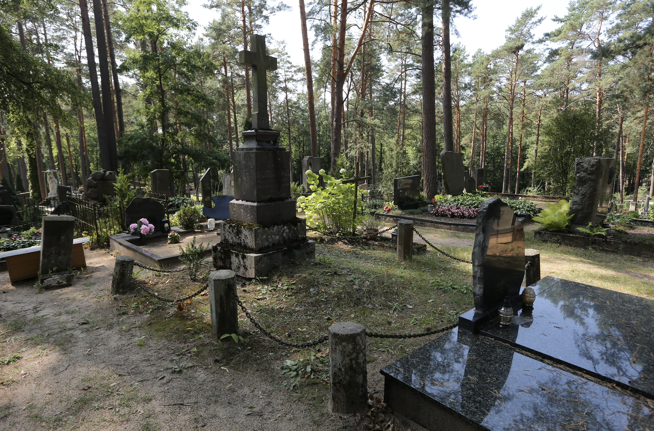 Fotografia przedstawiająca Tombstone of Aleksander and Helena Andrzejkowicz