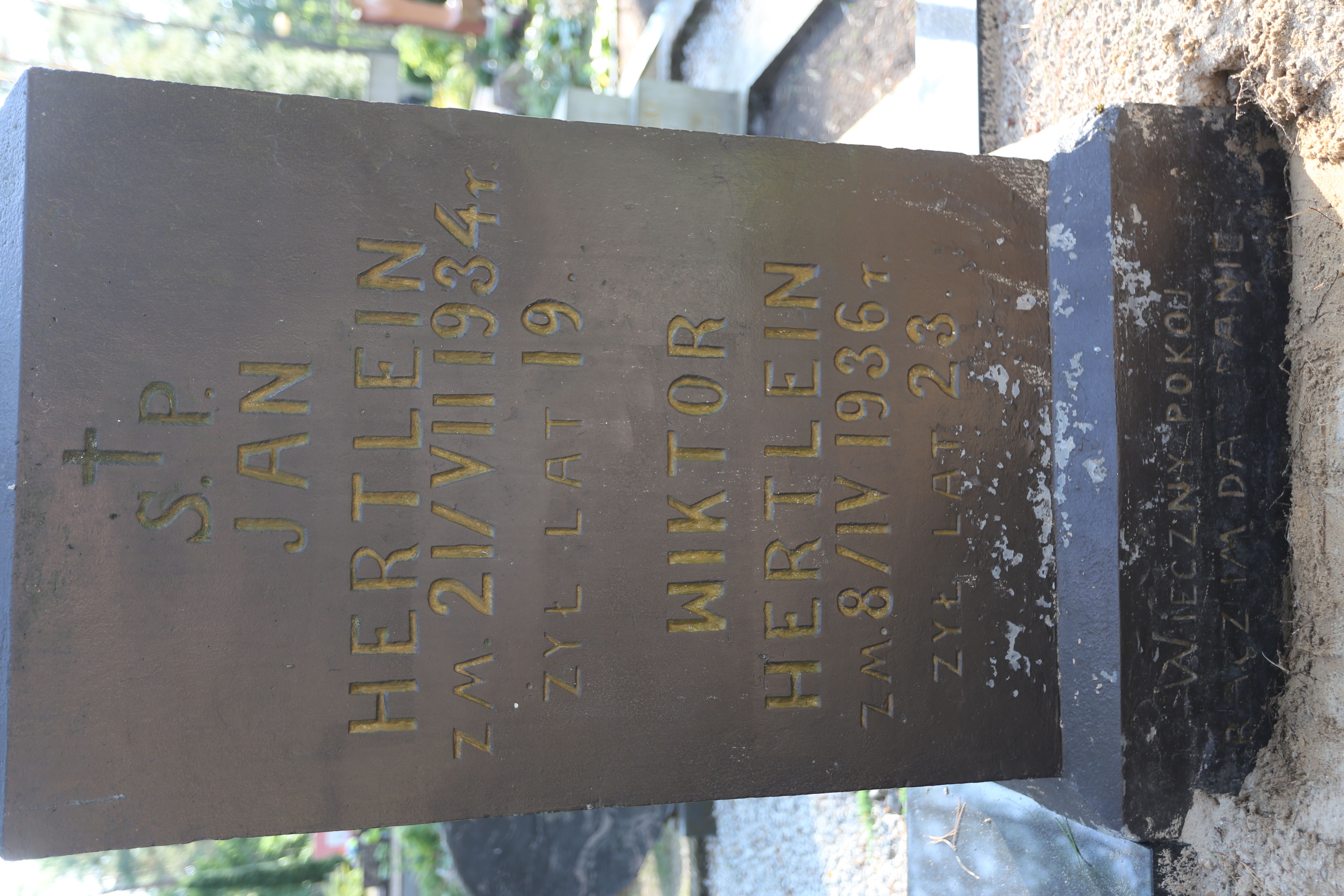 Fotografia przedstawiająca Tombstone of Jan and Viktor Hertlein