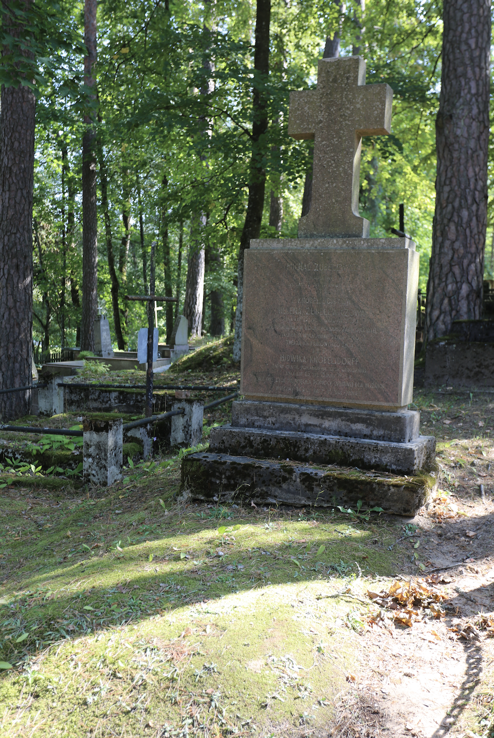 Fotografia przedstawiająca Tombstone of Michal and Helena Zubelewicz and Ludwika Knobelsdorff