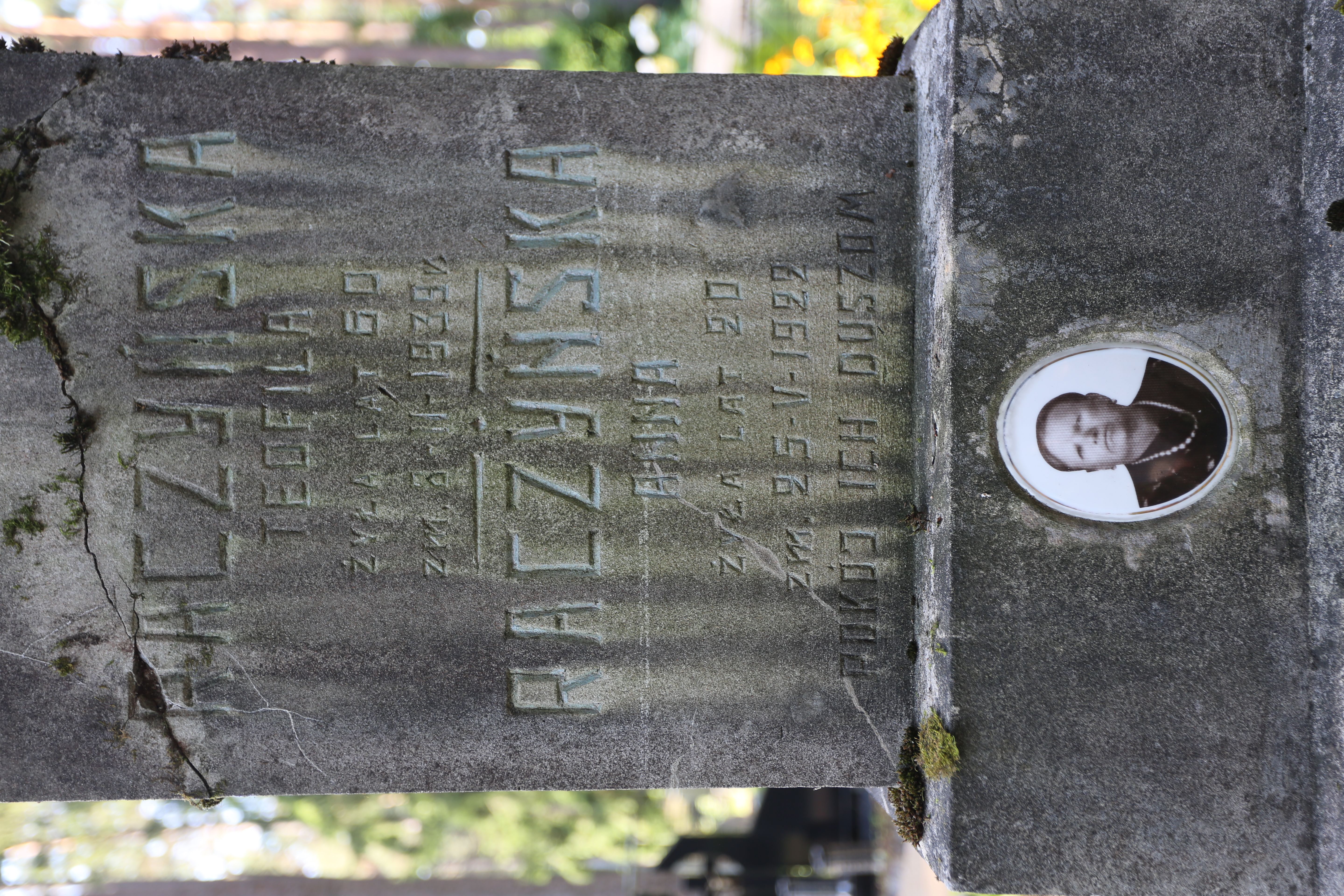 Fotografia przedstawiająca Tombstone of Teofila and Anna Raczynski