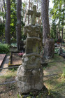 Fotografia przedstawiająca Tombstone of Pauline Hertlein with her son and grandchildren