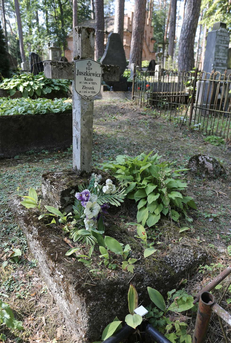 Fotografia przedstawiająca Tombstone of Kazia and Zbyszek Juszkiewicz