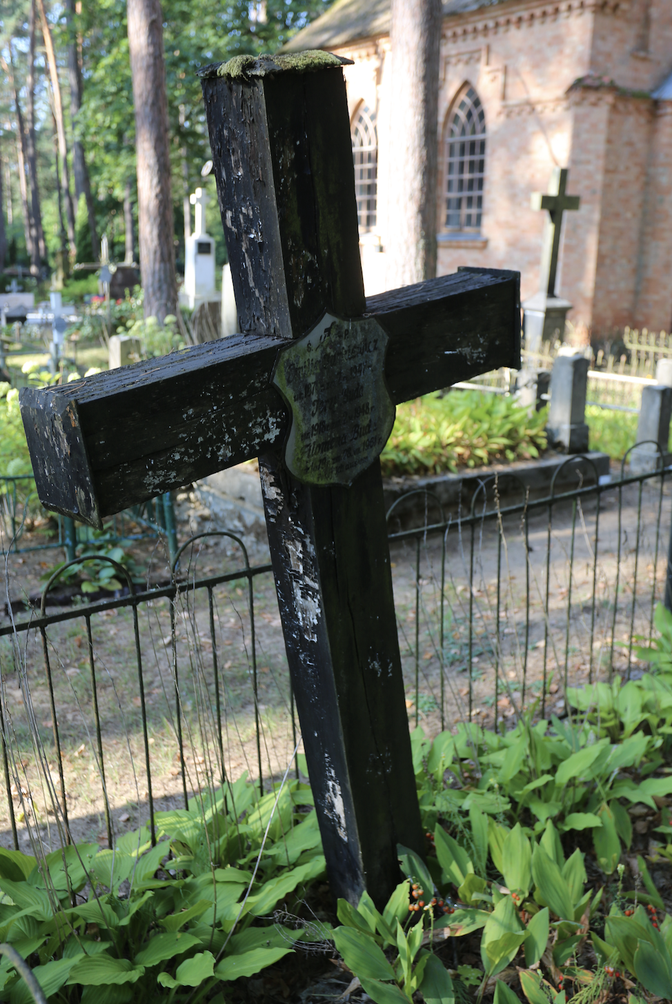 Fotografia przedstawiająca Gravestone of Emilia Jurkiewicz and Filomena and Jerzy Buda