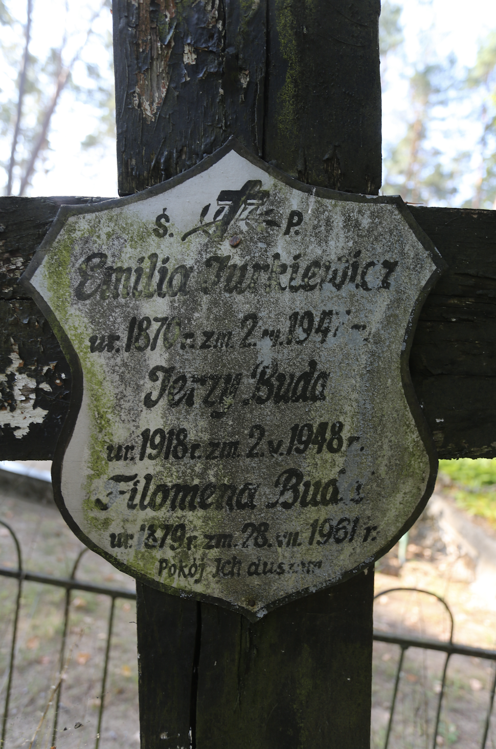 Fotografia przedstawiająca Gravestone of Emilia Jurkiewicz and Filomena and Jerzy Buda