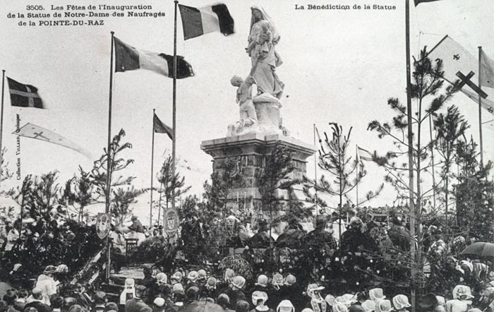 Photo showing Monument to Notre-Dame-des-Naufragés by Cyprian Godebski in Plogoff