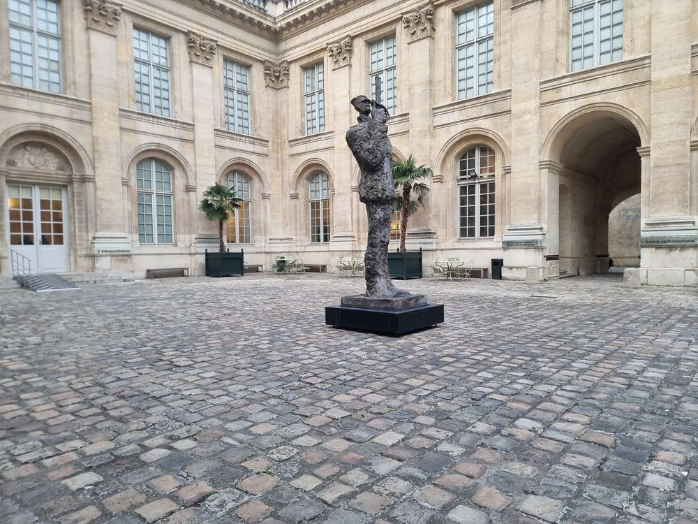 Photo showing Controversial statue of Captain Dreyfus by Tim (Leyzor Mittelberg)