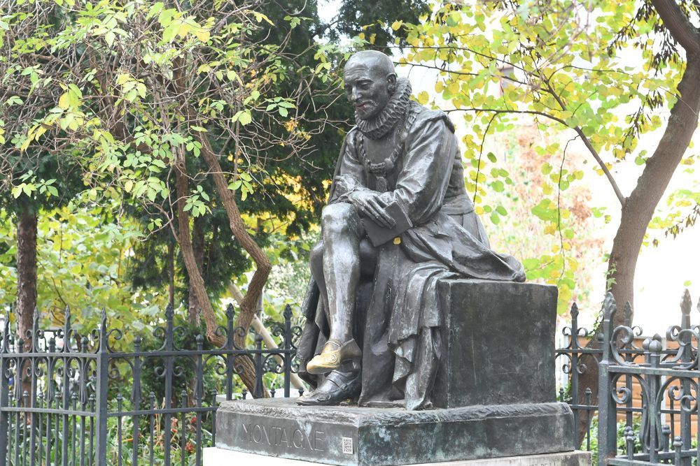 Fotografia przedstawiająca The sensual charm of the Michel de Montaigne monument by Paul Landowski in Paris