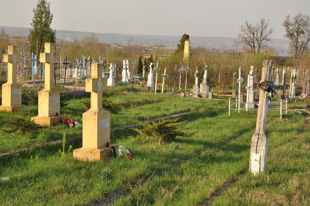 Photo showing Polish legionnaires\' quarters of 1915 and 1918.