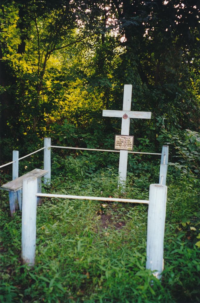 Fotografia przedstawiająca Groby ofiar Ukraińskiej Powstańczej Armii (UPA)