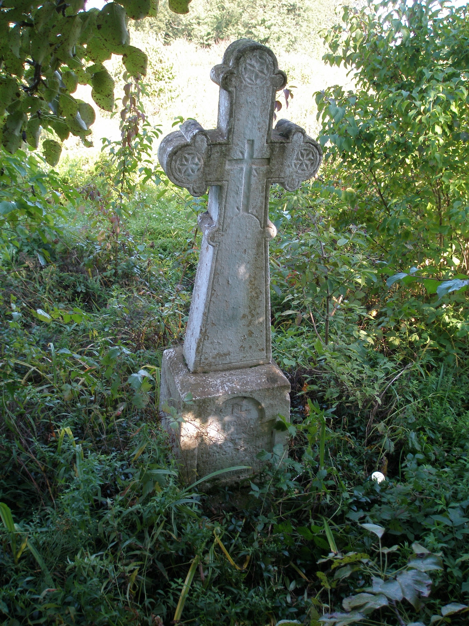 Nagrobek Jutty Suma[…], cmentarz w Dulibach, stan z 2006 r.