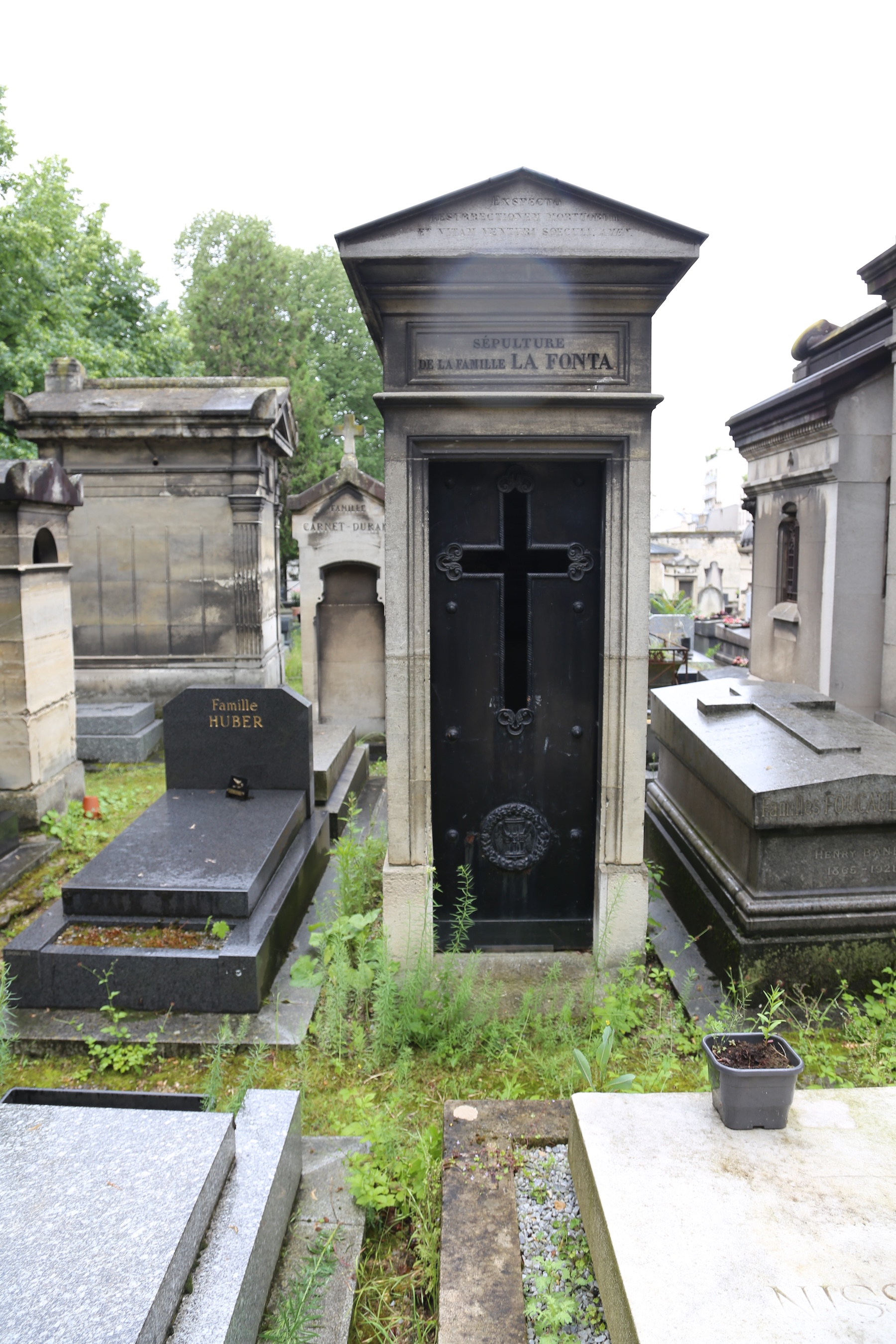 Photo montrant Tombe des familles de Boisgérard, de Gaujal, La Fonta et Volodkiewicz