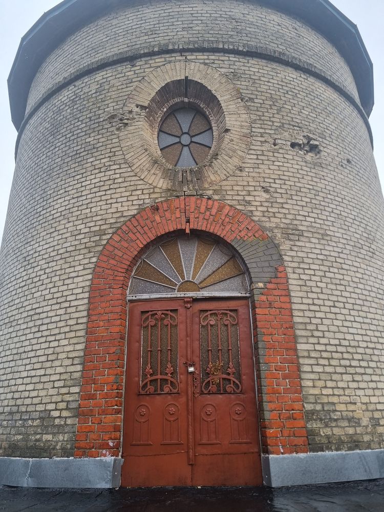 Photo showing Chapel-monument commemorating the victims of the Ukrainian terror in 1919.