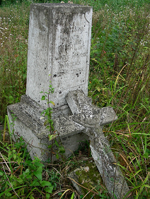 Nagrobek Piotra Charezy, cmentarz w Hucie Nowej, stan z 2007 roku
