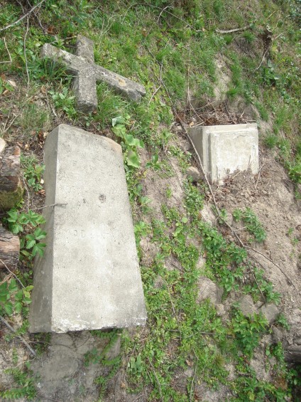 Nagrobek Pawła Kszemińskiego, cmentarz w Hucie Starej, stan z roku 2008