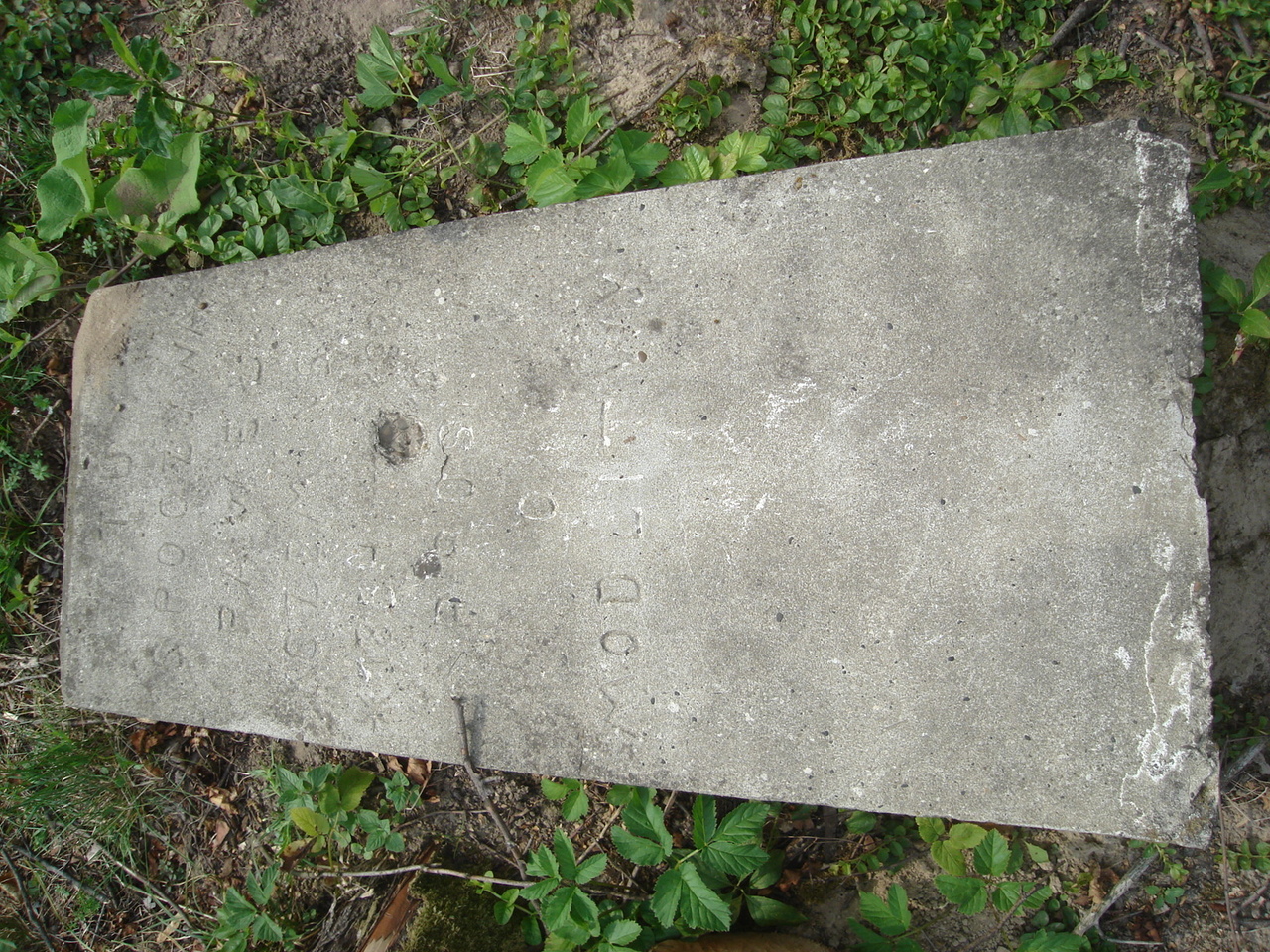 Tombstone of Pavel Kshminski, cemetery in Huta Stara, state from 2008