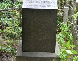 Nagrobek Julii Dynowskiej, cmentarz Bajkowa w Kijowie, stan z 2021.
