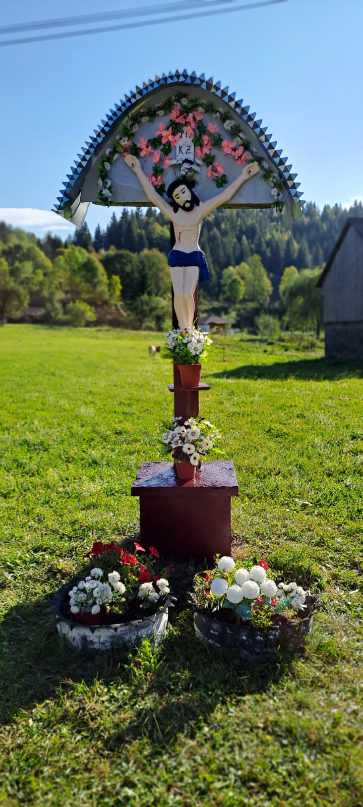 Fotografia przedstawiająca Krzyże i kapliczki przydrożne na Bukowinie