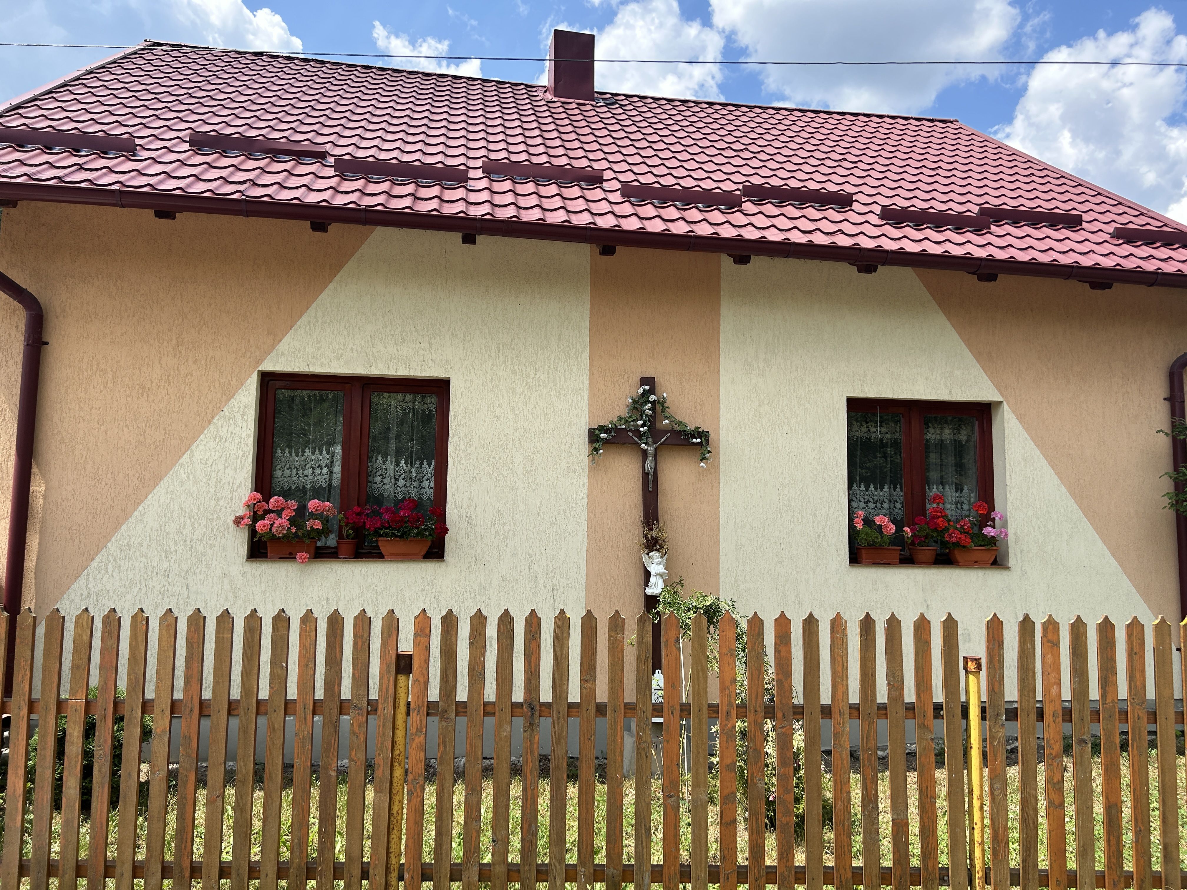 Fotografia przedstawiająca Krzyże i kapliczki przydrożne na Bukowinie