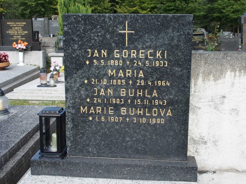 Photo montrant Pierre tombale des familles Buhl et Gorecki