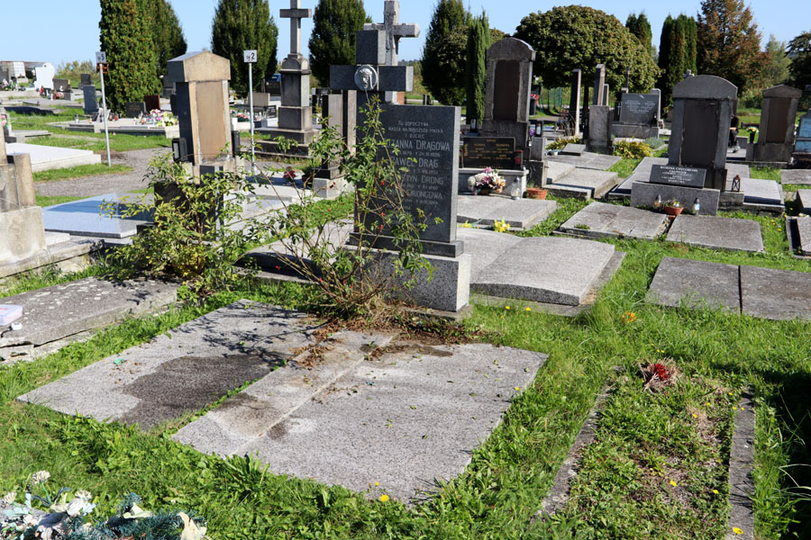 Photo showing Tombstone of Paweł Drong, Zuzanna Drong, Augustyn Drong, Maria Drong