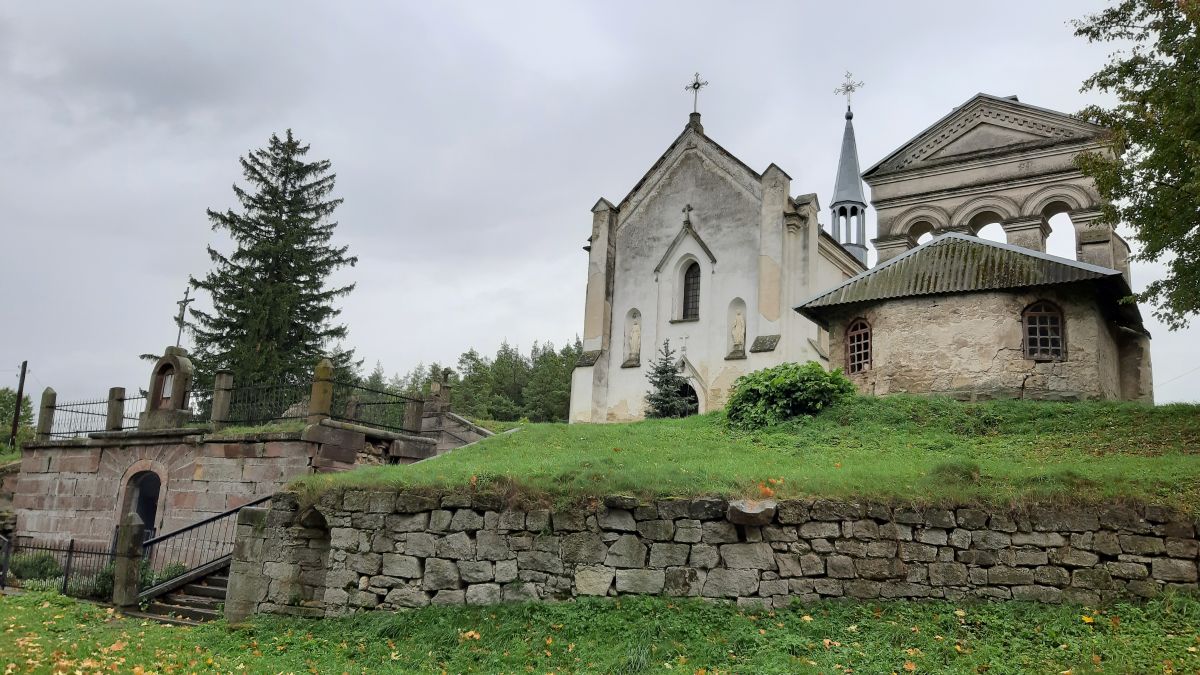 Kościół pw. św. Jana Kantego w Łoszniowie