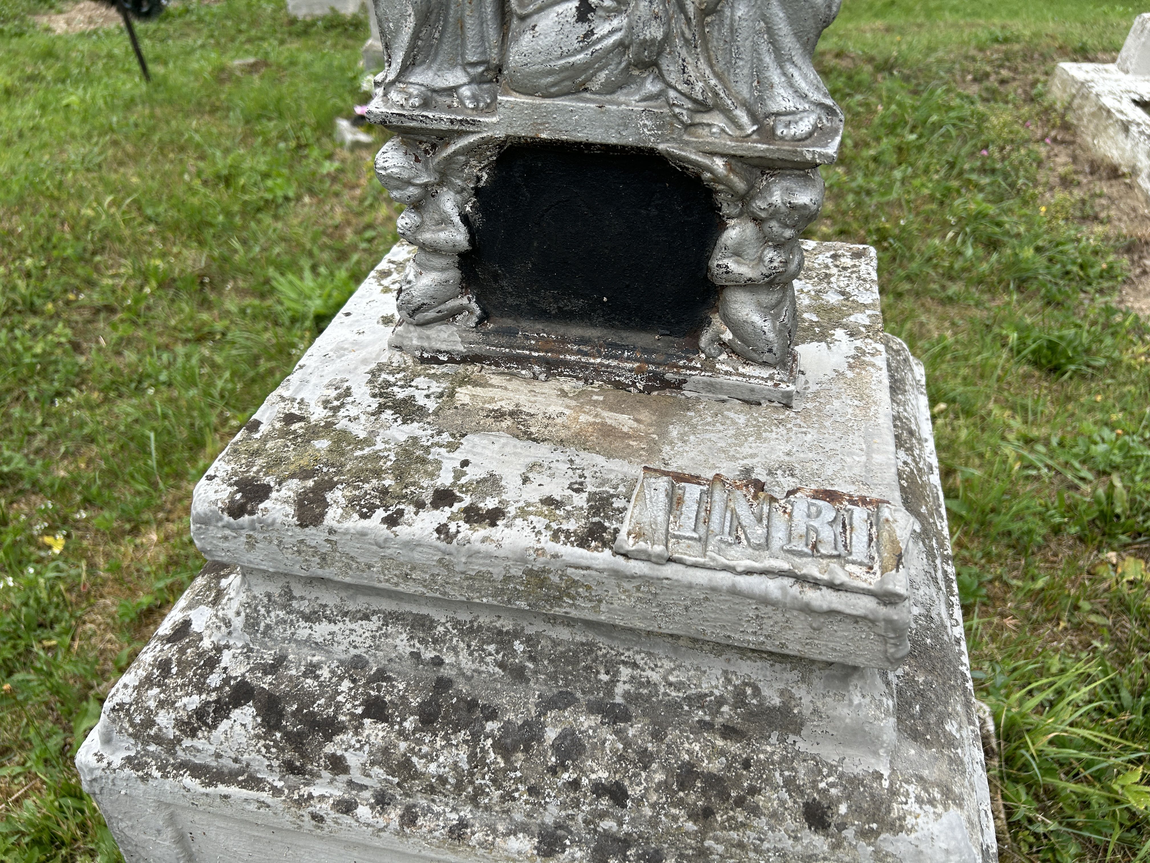 Photo showing Gravestone of Andreas Zoles
