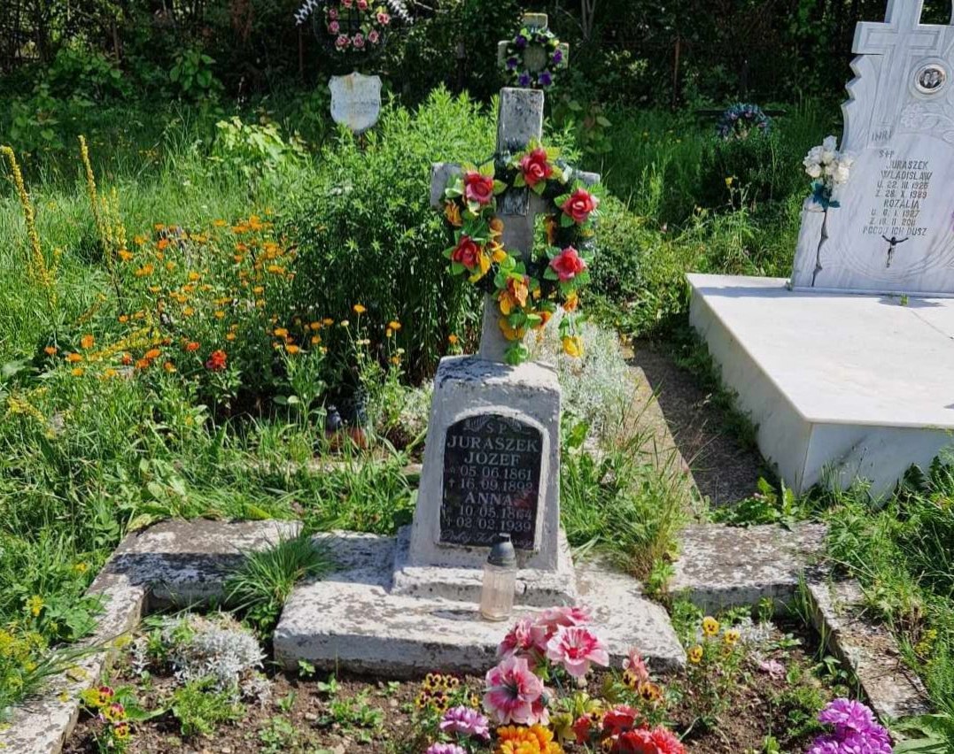 Photo showing Tombstone of Anna and Josef Juraszek