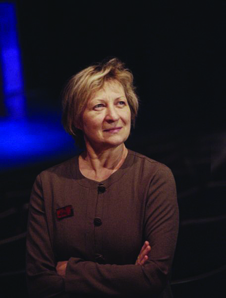 Photo montrant Joanna Dąbrowska - peintre, sculpteur et scénographe