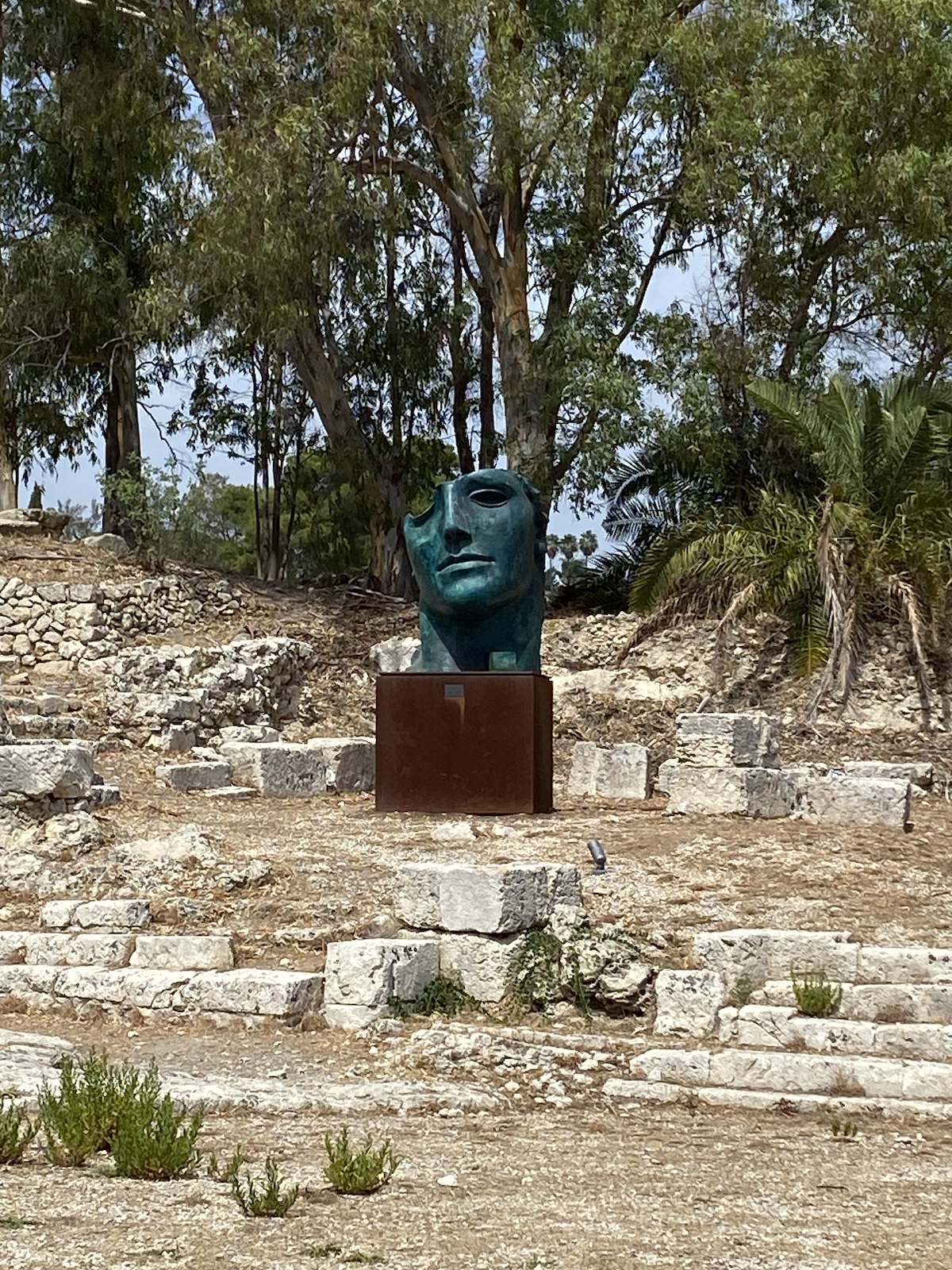 Photo montrant Catalogue des sculptures d\'Igor Mitoraj hors de Pologne