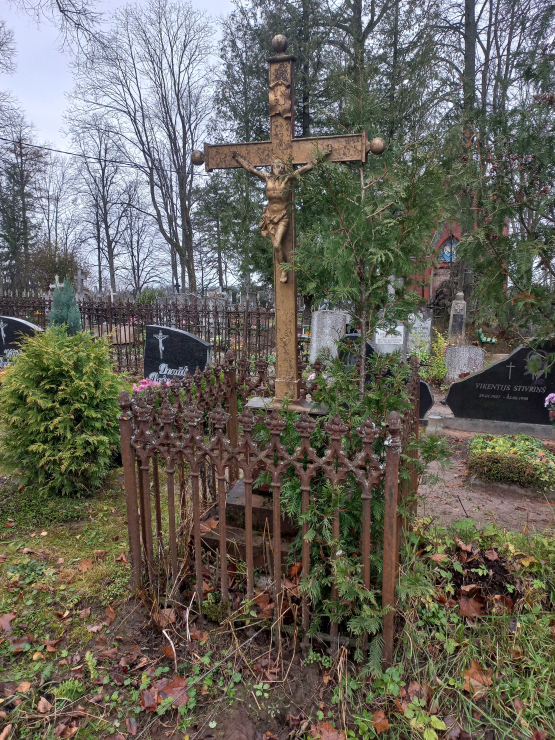 Photo montrant Kraslaw (Lettonie) - cimetière catholique