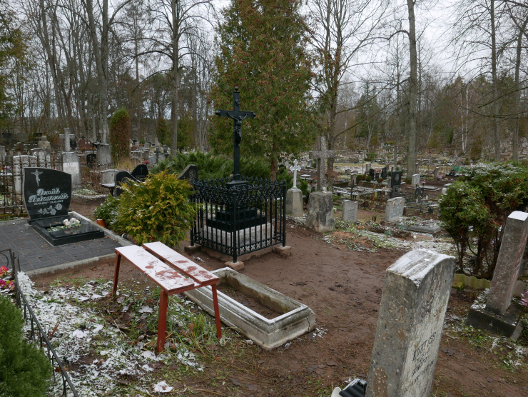 Photo montrant Kraslaw (Lettonie) - cimetière catholique