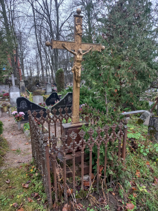 Photo montrant Kraslaw (Lettonie) - cimetière catholique