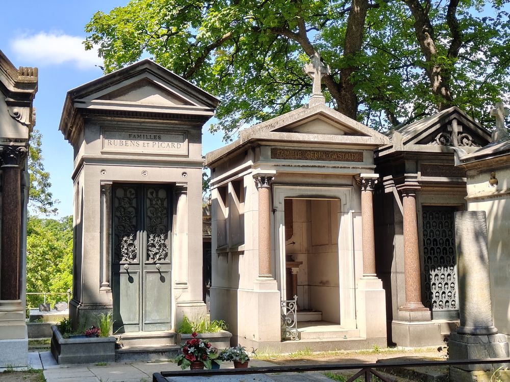 Photo showing Montmartre Cemetery (North Cemetery)