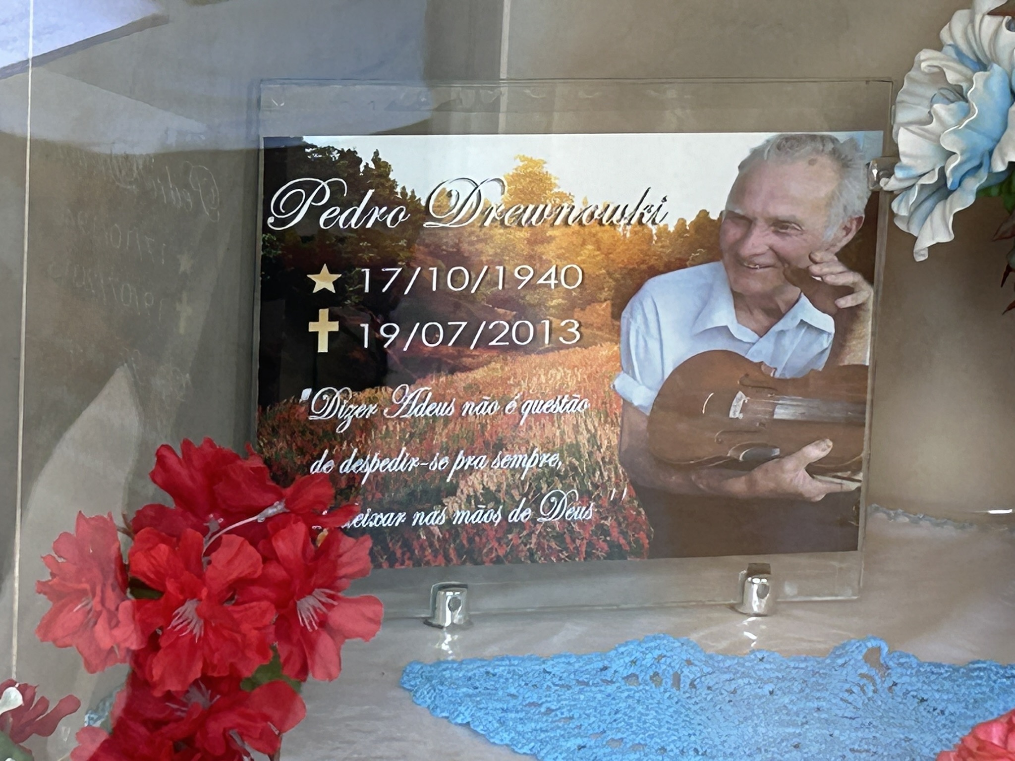 Photo showing Kapliczka rodzin Cichockich, Drewnowskich i Aleksandra Rybarczyka