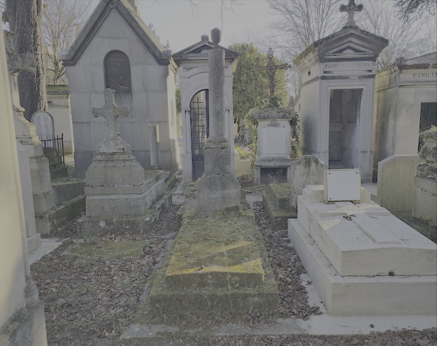 Grave of the Miaskowski family with a stepped pedestal and a high column topped with an urn. Inscriptions visible on the column and base. Traces of former fencing.