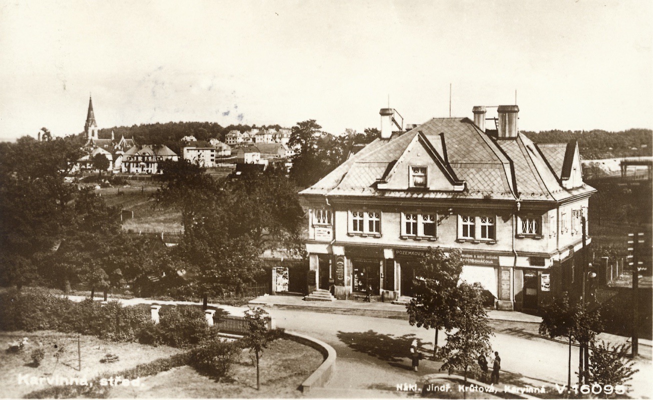 Fotografia przedstawiająca Wacław Olszak i dawna Karwina